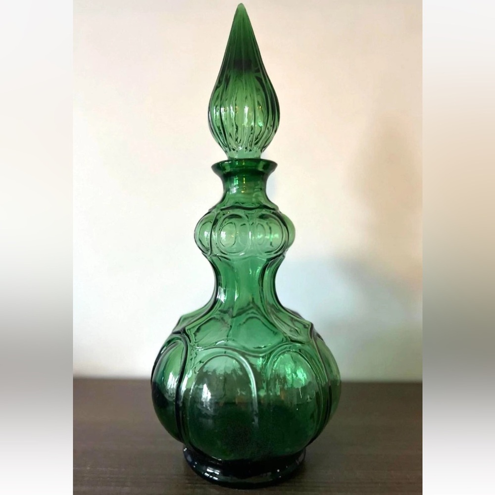 Vintage Empoli Glass Decanter Elegant Green Glass Italian Bottle Stopper - Picture 1 of 7